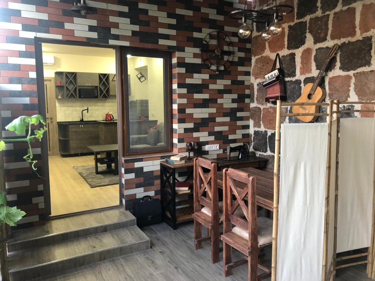 Karen Garden Inn Yerevan Bagian luar foto