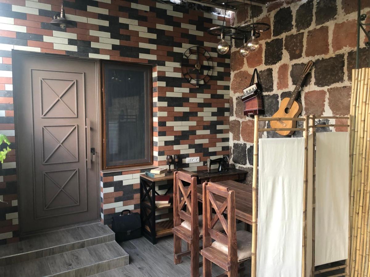 Karen Garden Inn Yerevan Bagian luar foto